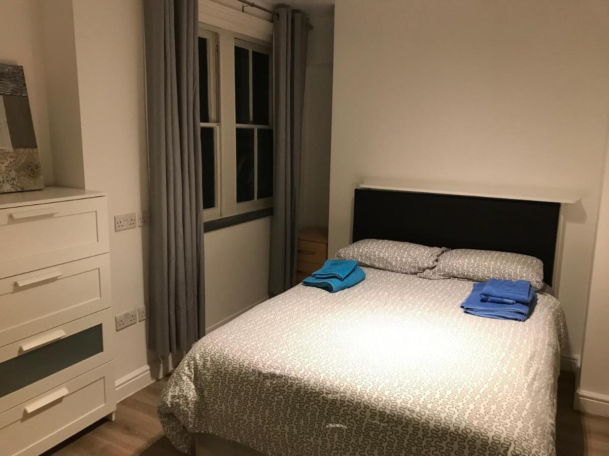 West Kensington 3 Bedroom Apartment 伦敦 外观 照片