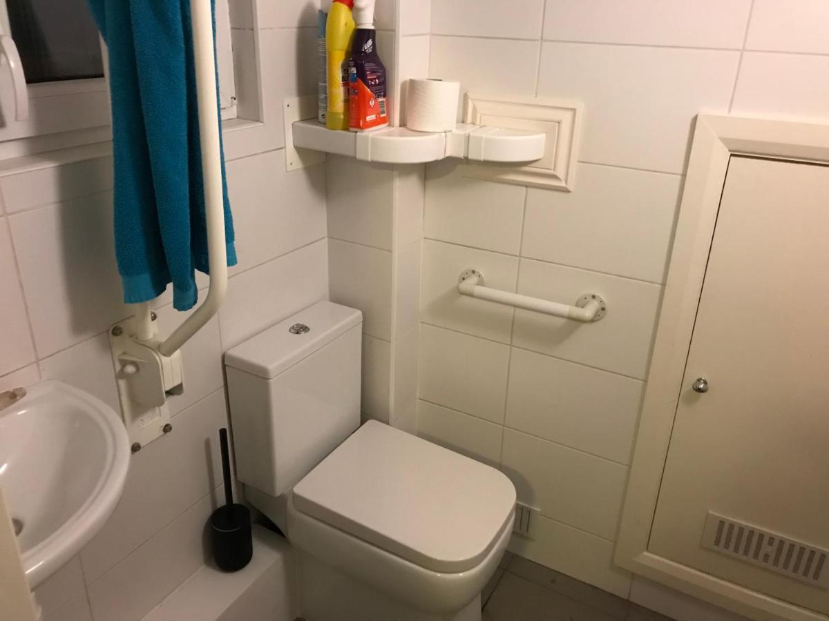 West Kensington 3 Bedroom Apartment 伦敦 外观 照片