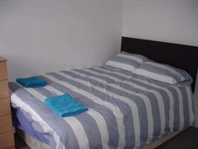 West Kensington 3 Bedroom Apartment 伦敦 外观 照片