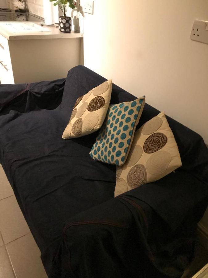 West Kensington 3 Bedroom Apartment 伦敦 外观 照片